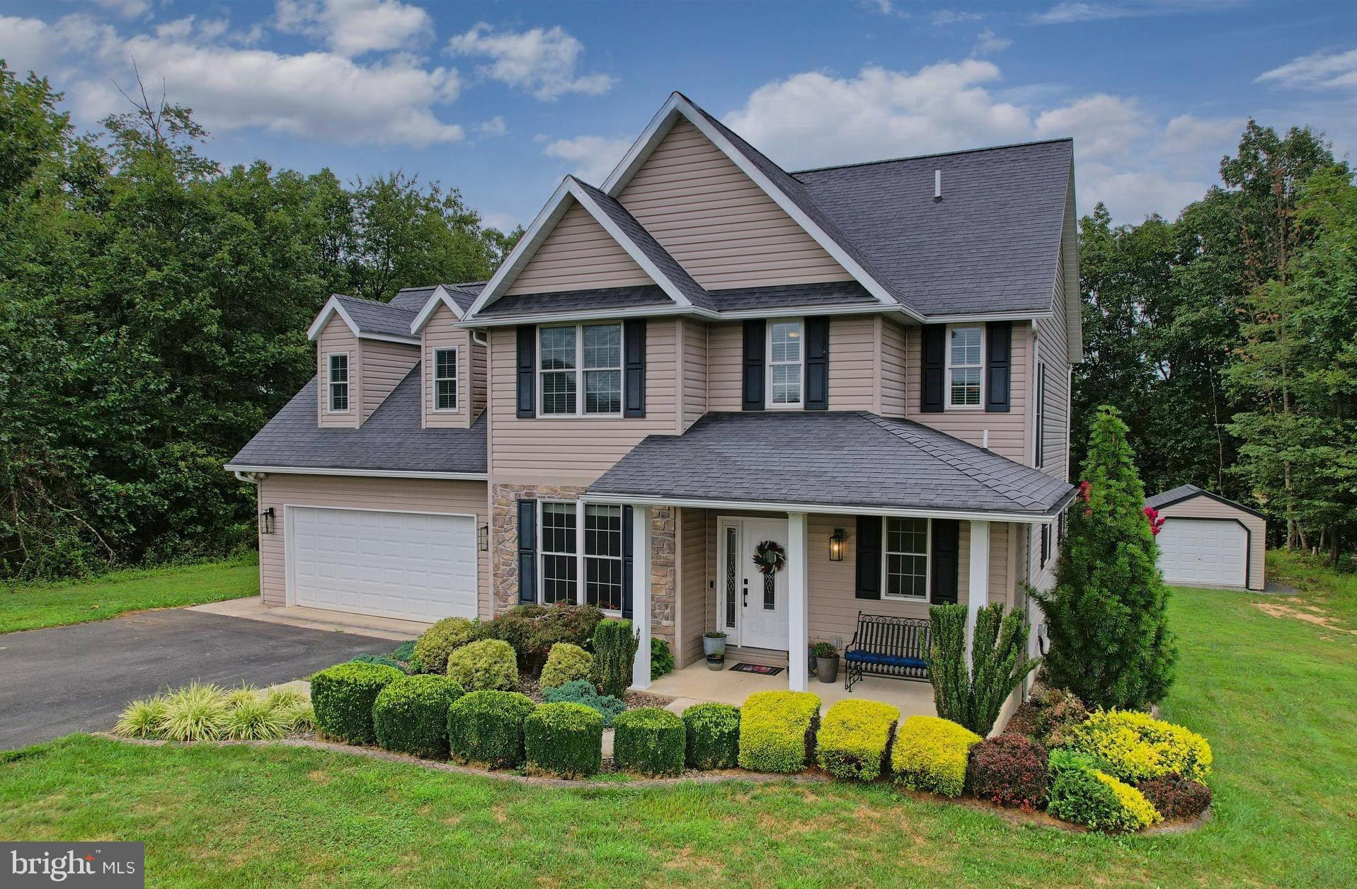 LAKEWOOD - Residential