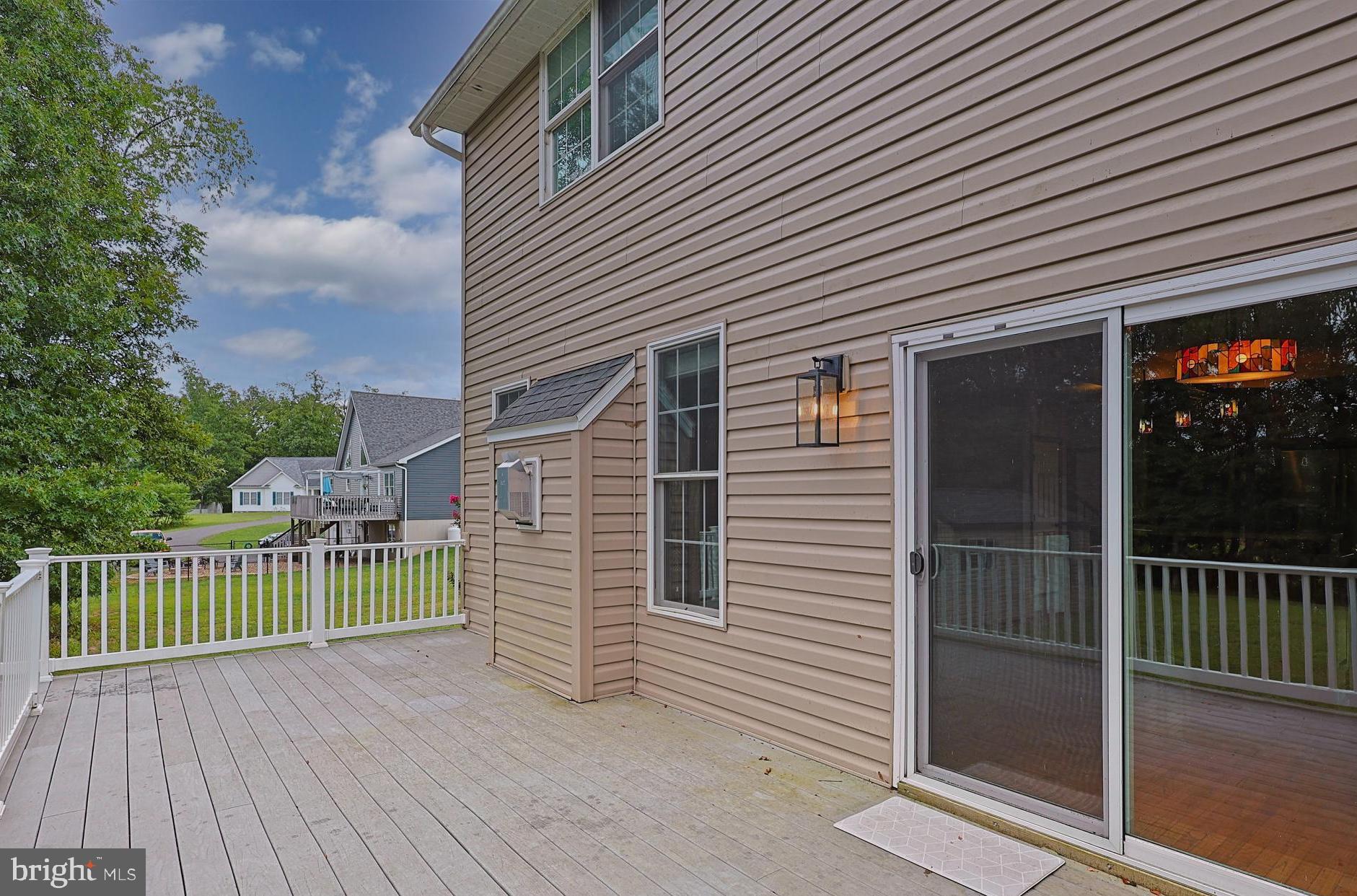 LAKEWOOD - Residential