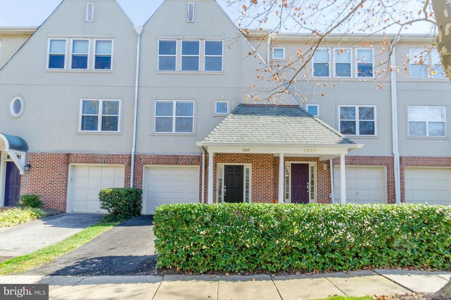 Great value in Villages of Homeland! 2BR, 2/2BA interior with fresh updates and finishes. Ceramic tile flrs and gorgeous hardwoods. Large Kitchen with granite and access to re-finished deck. Open, light-filled LR and DR with dental molding. Two Master BRs on 3rd lvl w/ vaulted ceilings. Warm and inviting Club Room (or BR3) on entry lvl w/ WBFP. New roof in 2012. Gated community w/ pool.