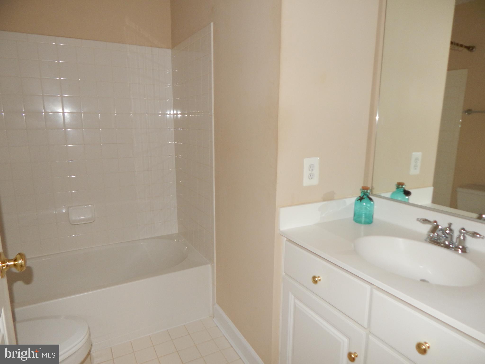 VILLAGES OF DORCHESTER - Residential Lease