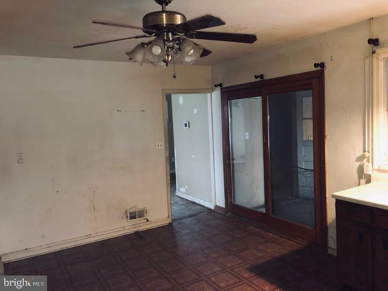 ROSEDALE MANOR - Residential