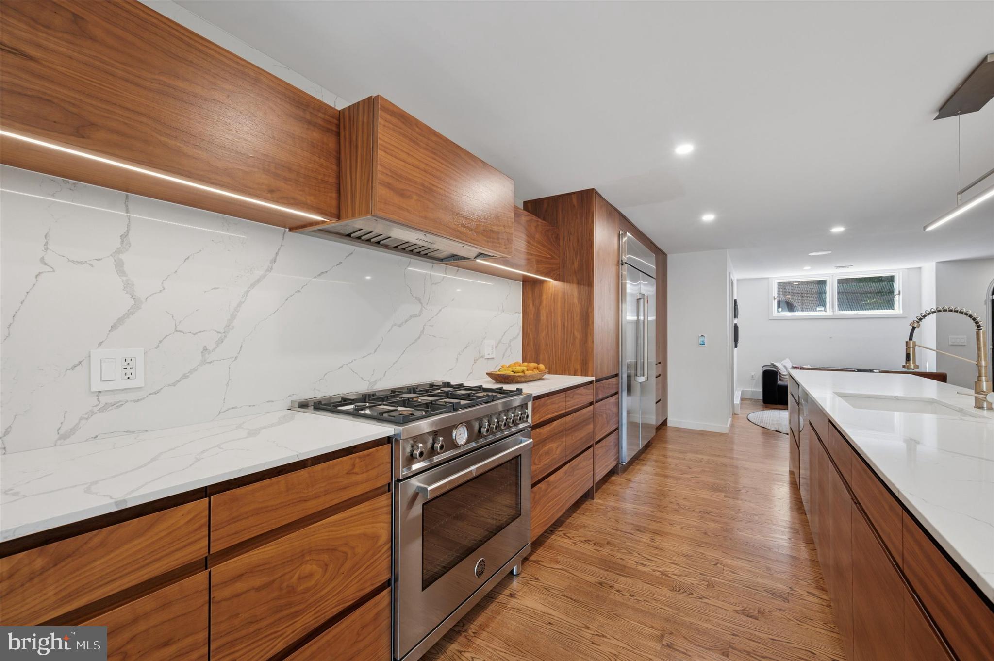 SOCIETY HILL - Residential