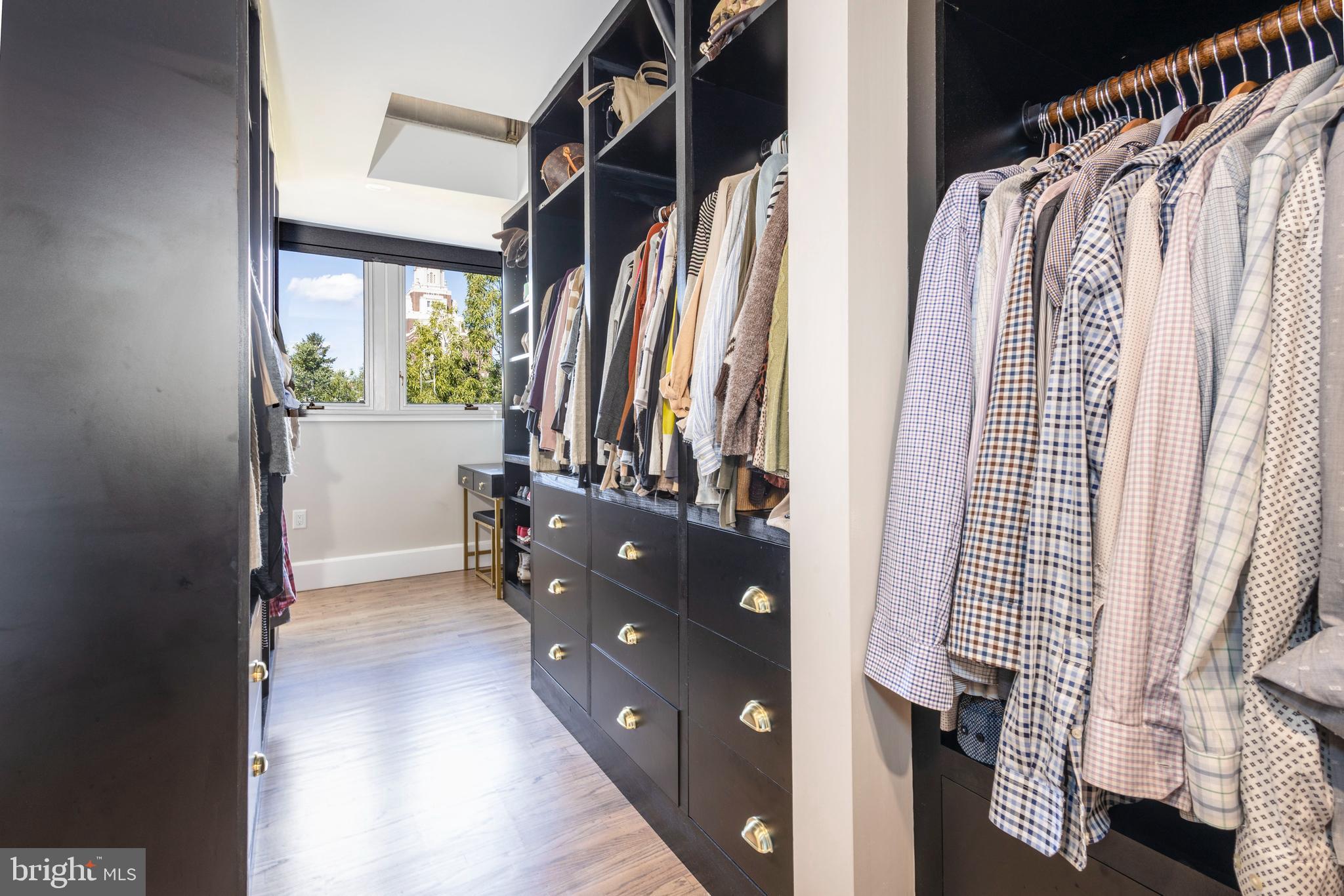 SOCIETY HILL - Residential