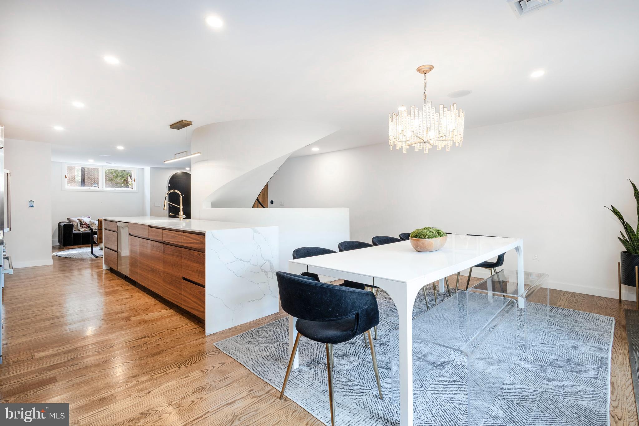 SOCIETY HILL - Residential