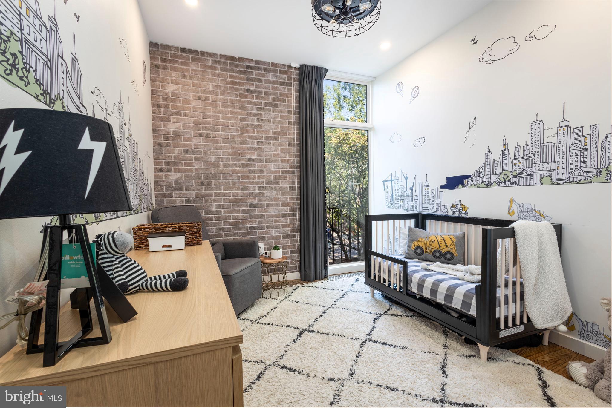 SOCIETY HILL - Residential