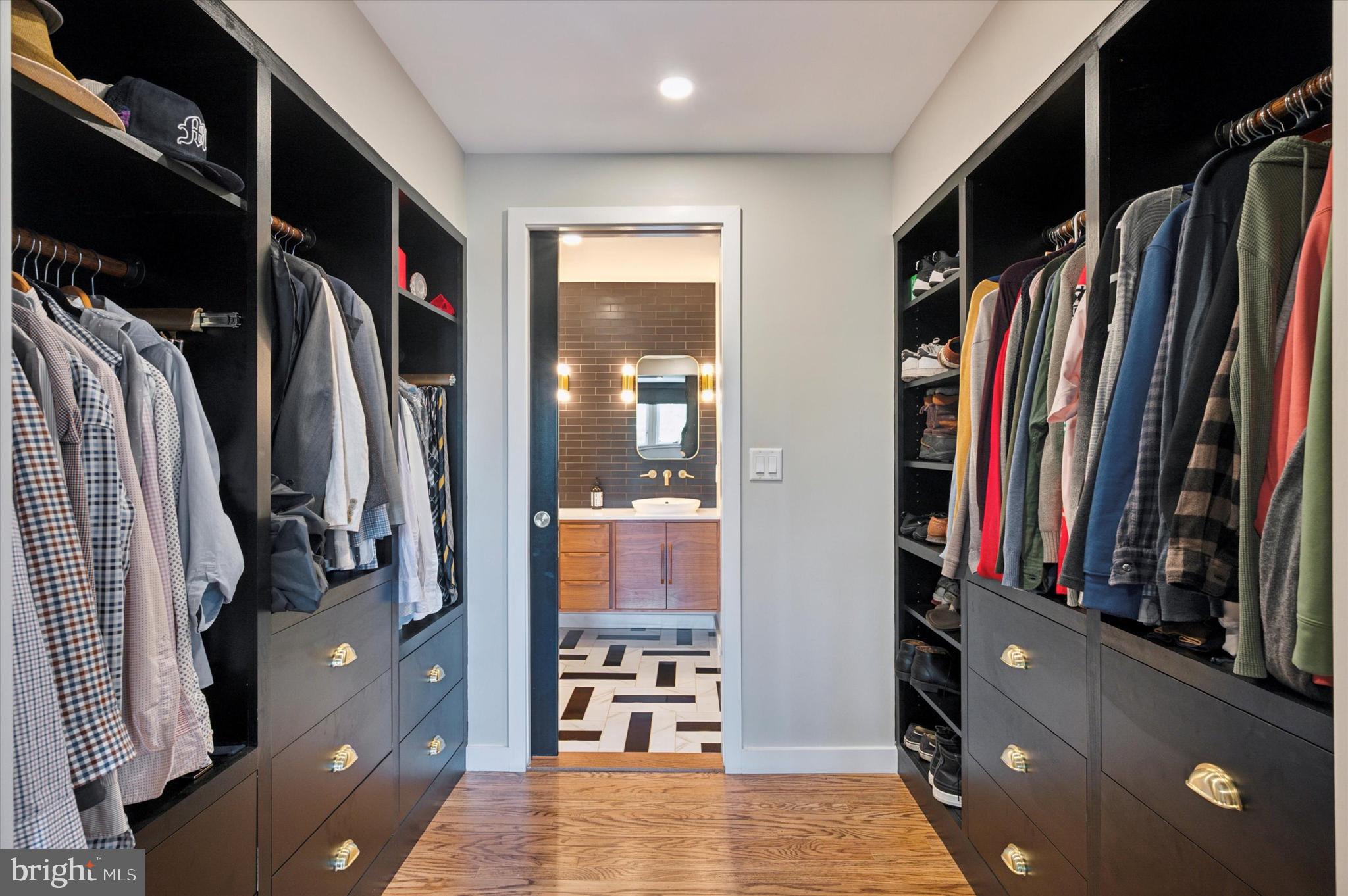 SOCIETY HILL - Residential