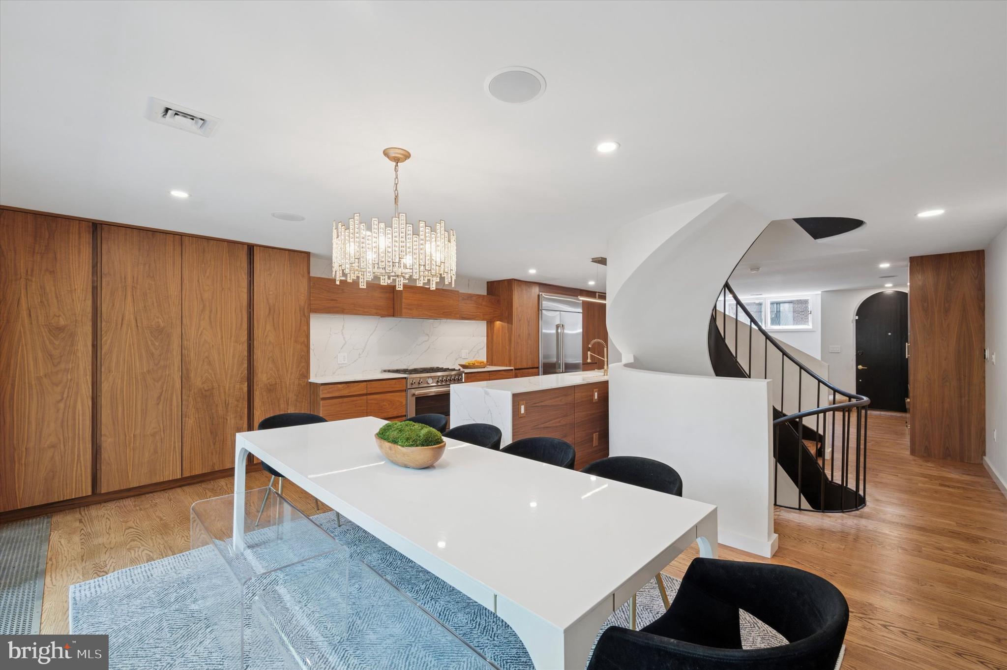 SOCIETY HILL - Residential