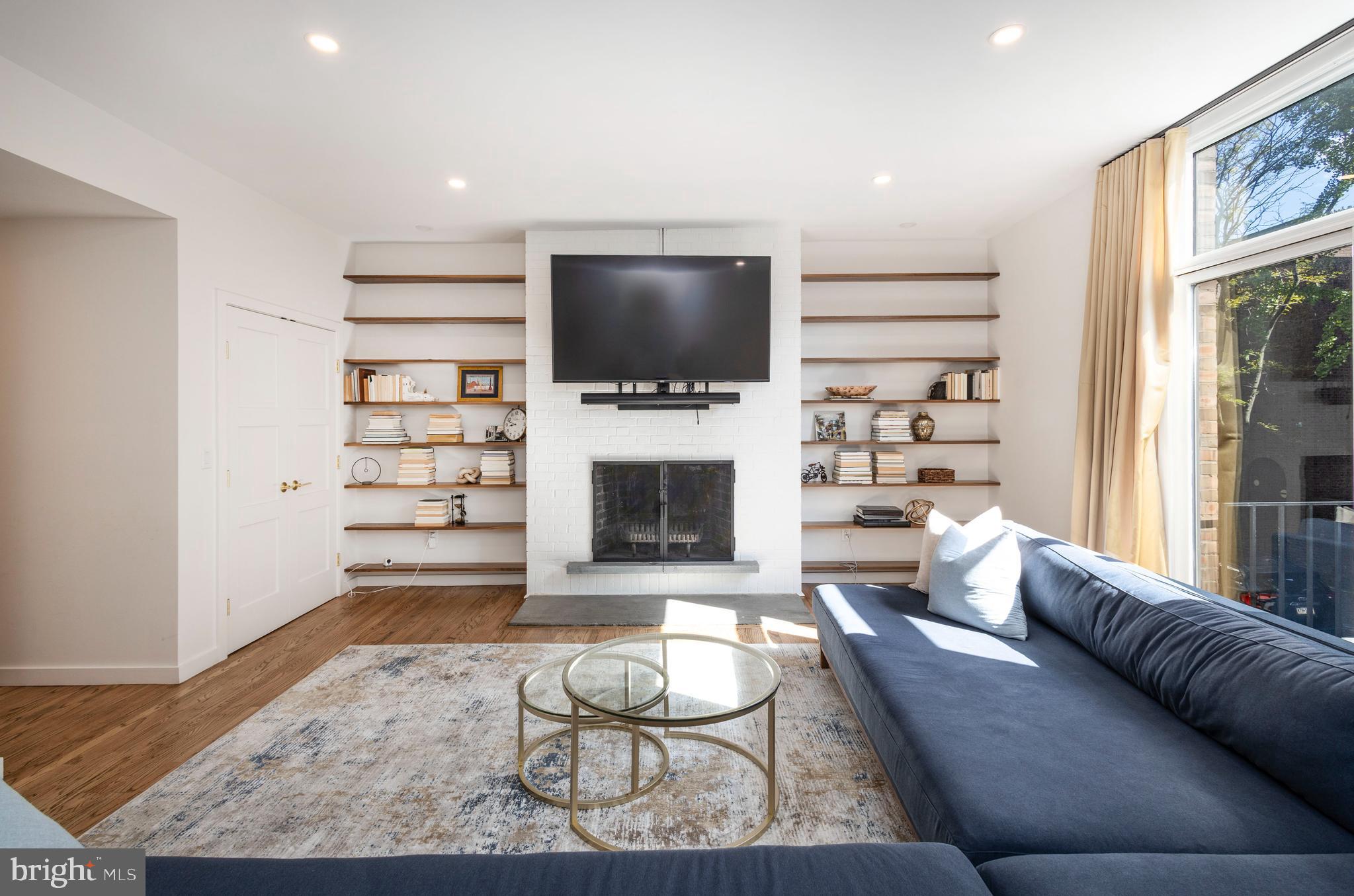 SOCIETY HILL - Residential