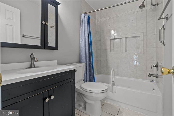 COUNTRY LANE - Residential