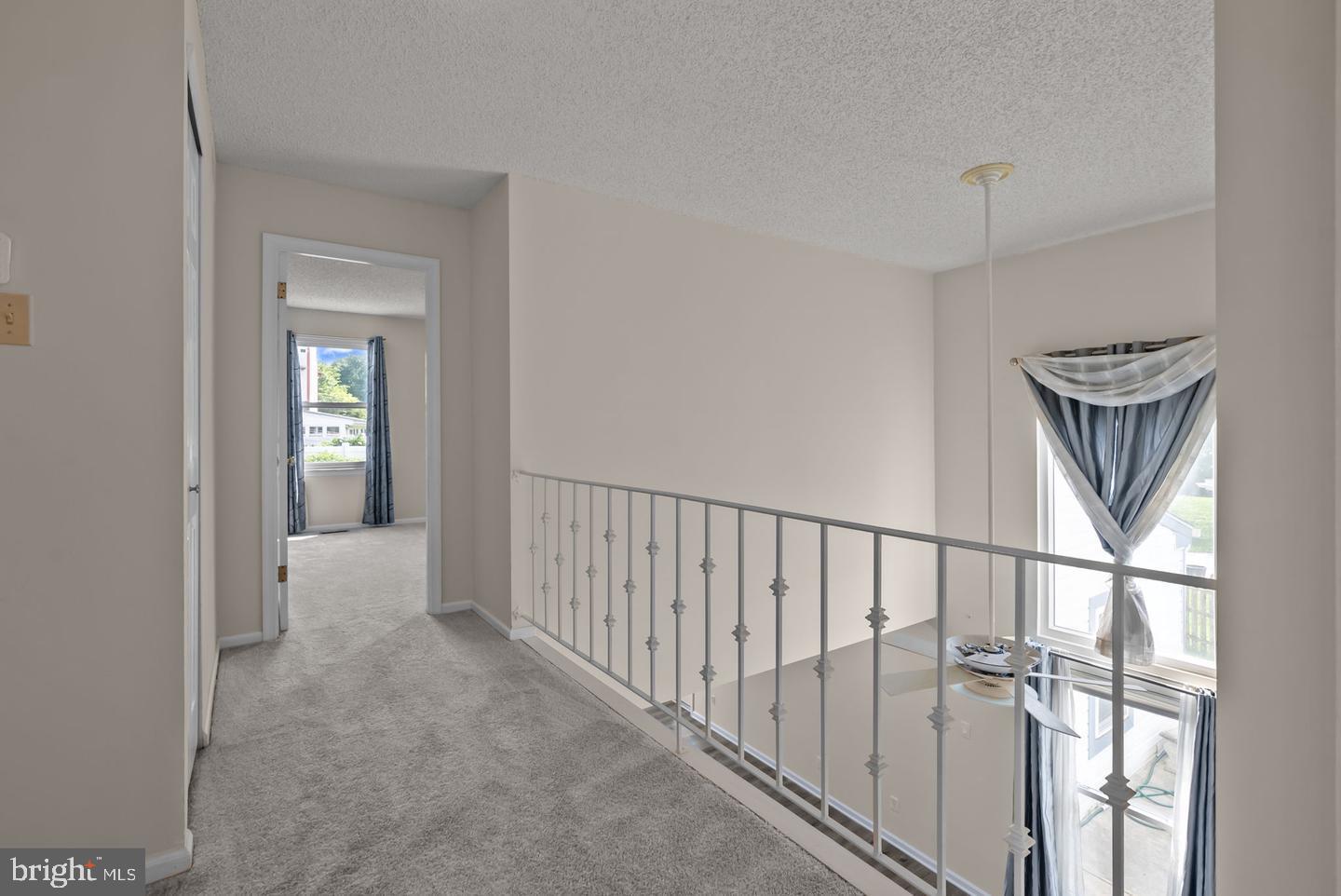 COUNTRY LANE - Residential