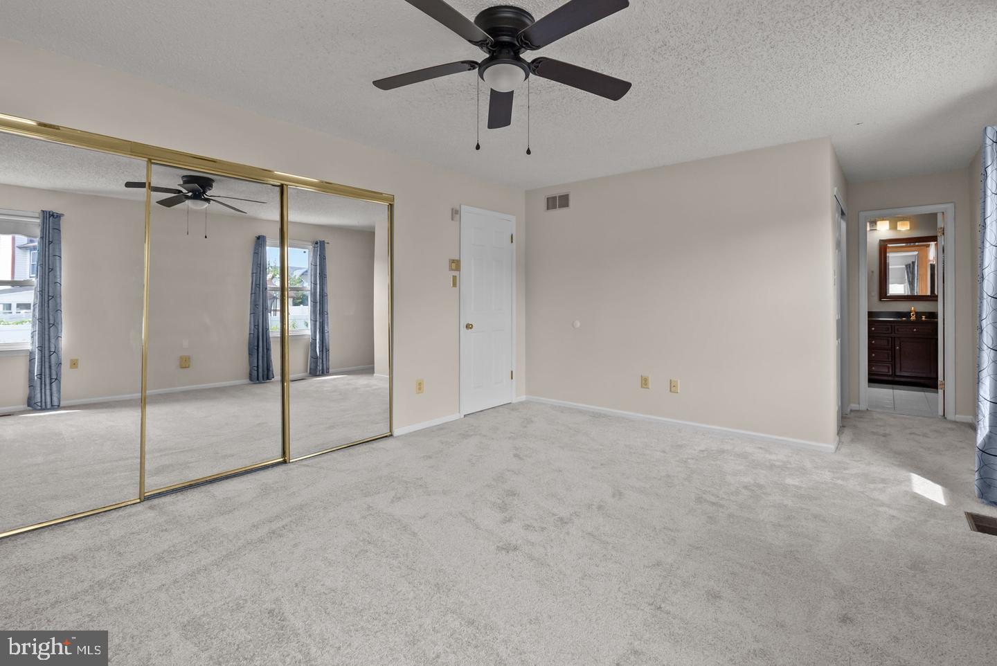 COUNTRY LANE - Residential