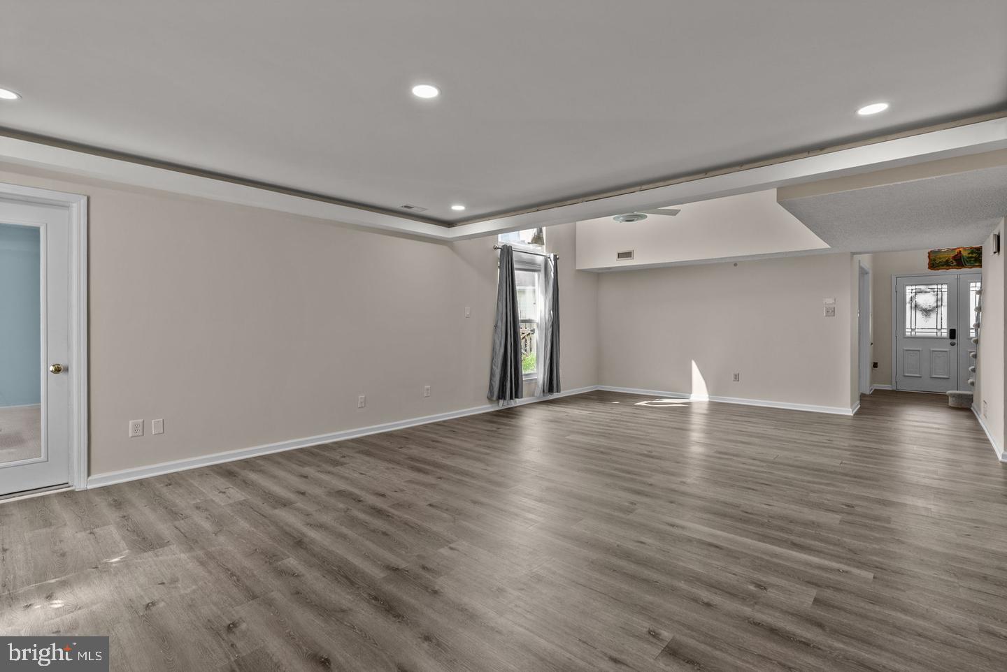 COUNTRY LANE - Residential