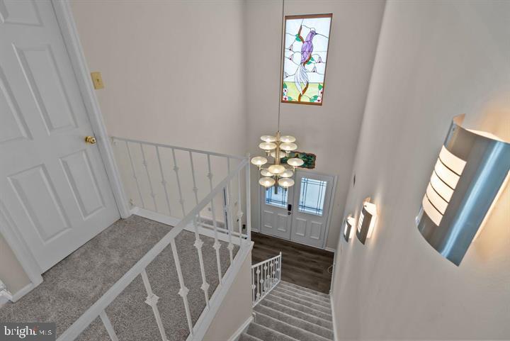 COUNTRY LANE - Residential