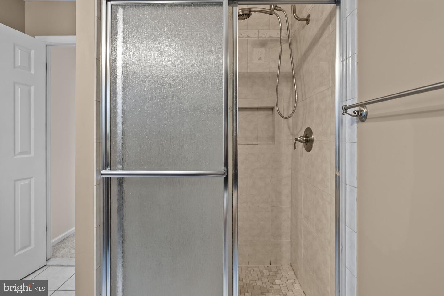 COUNTRY LANE - Residential