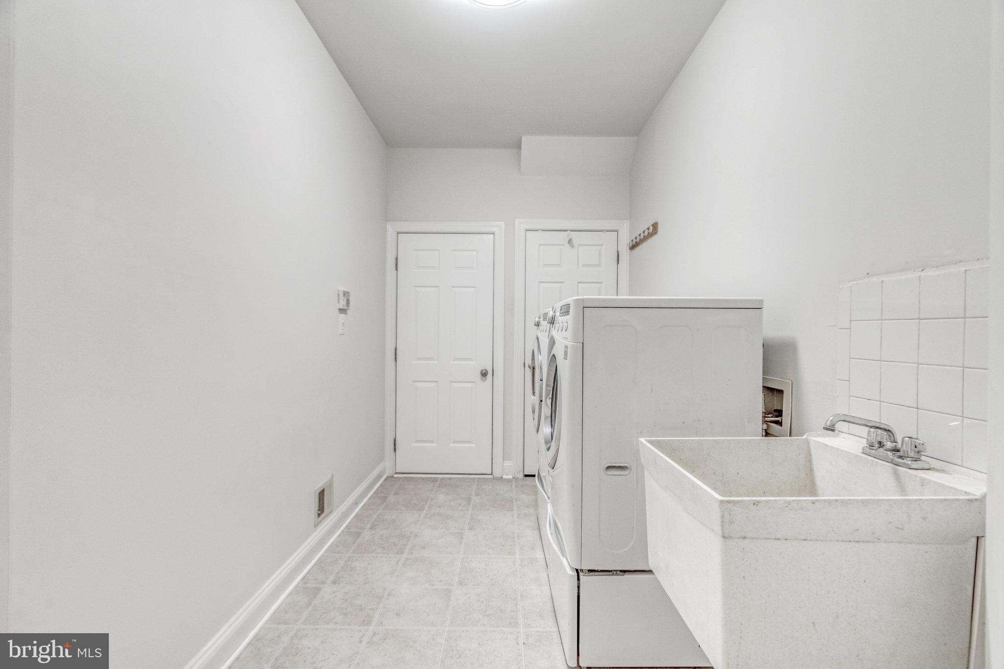 HUNTER MILL ESTATES - Residential