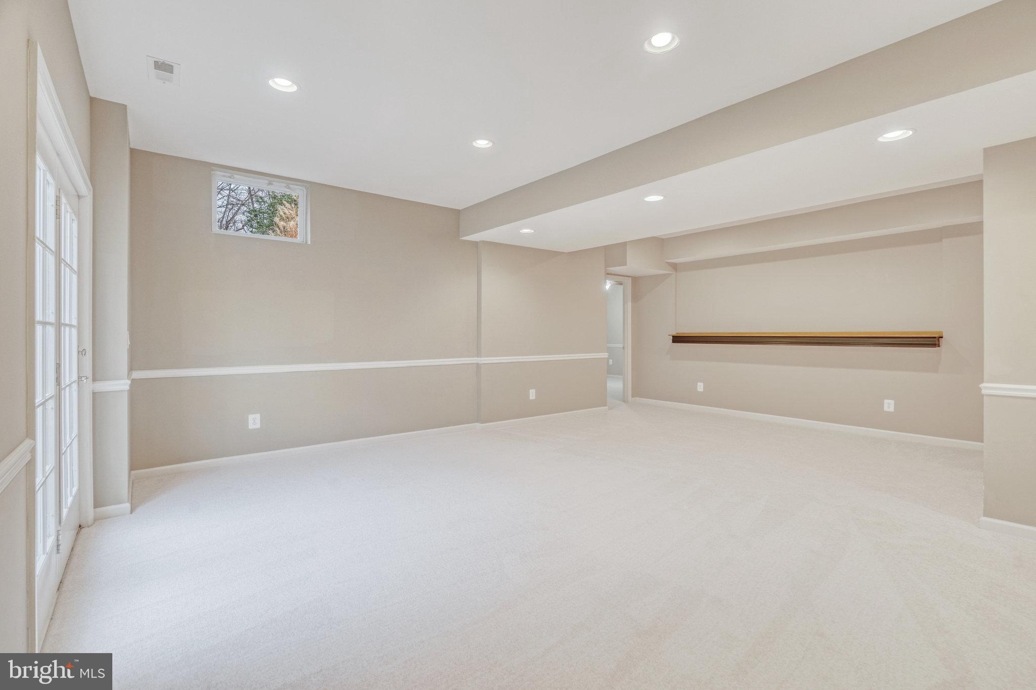 HUNTER MILL ESTATES - Residential