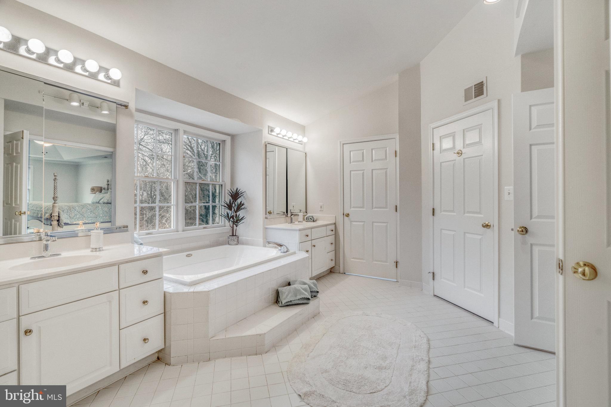 HUNTER MILL ESTATES - Residential