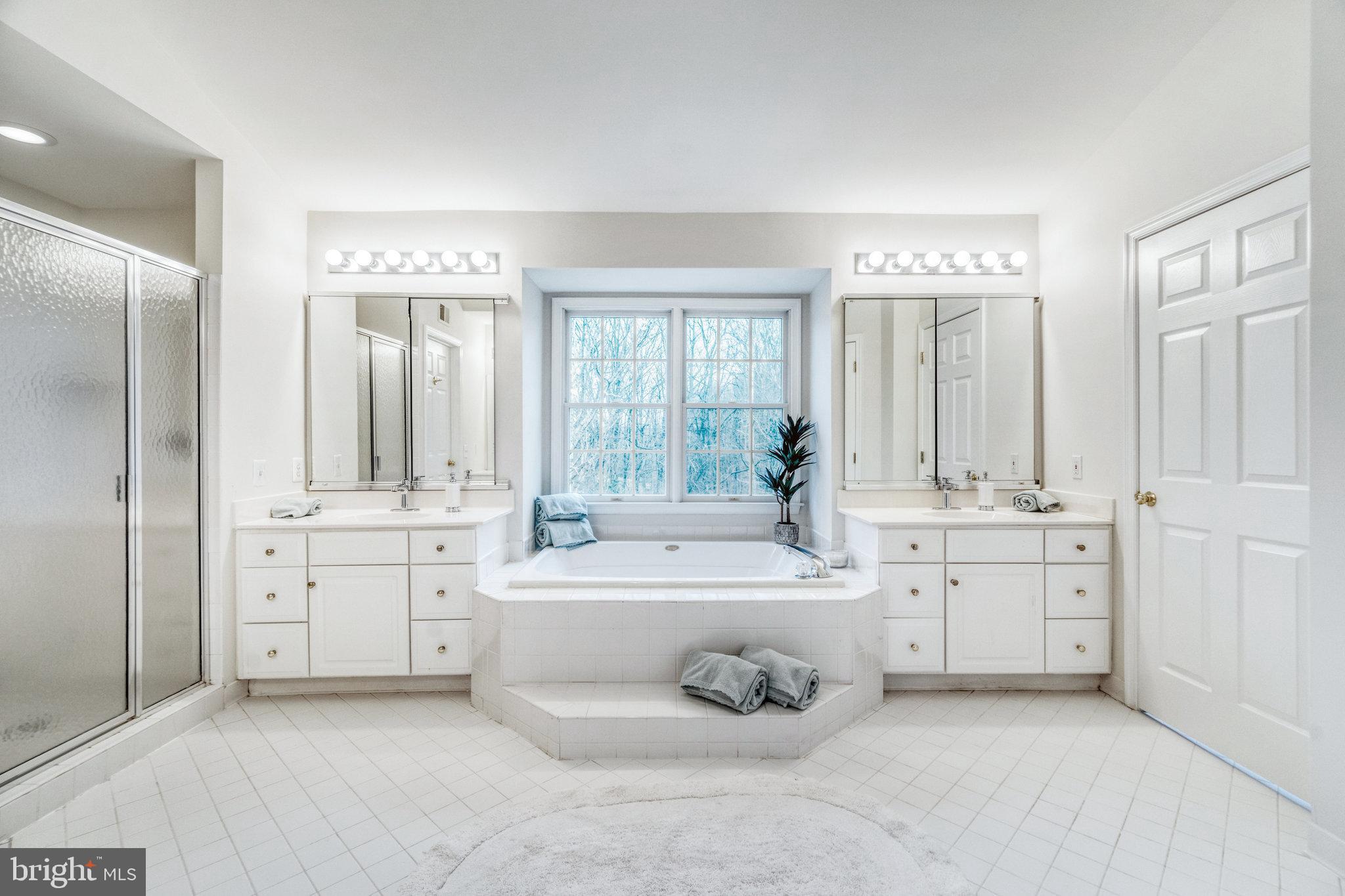 HUNTER MILL ESTATES - Residential