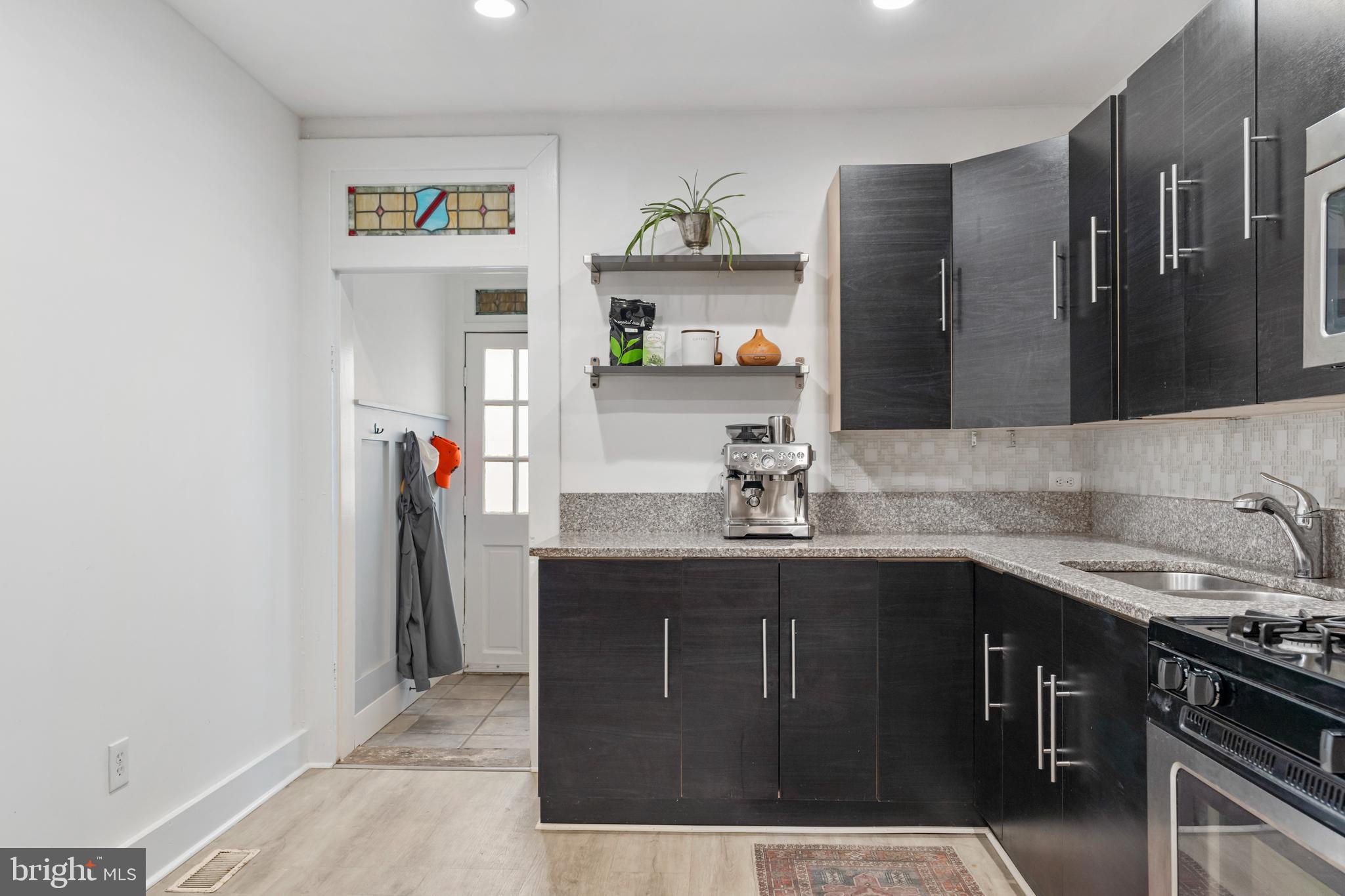 LOCUST POINT - Residential