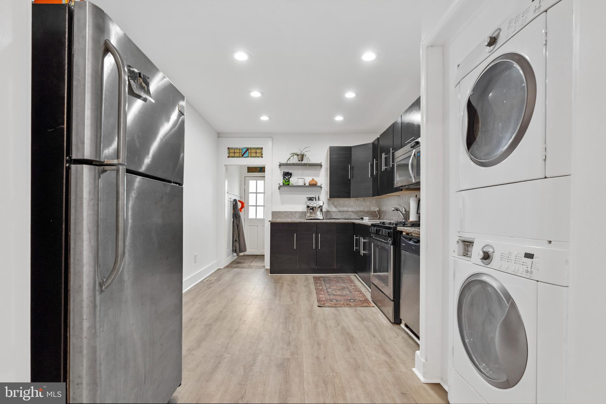 LOCUST POINT - Residential