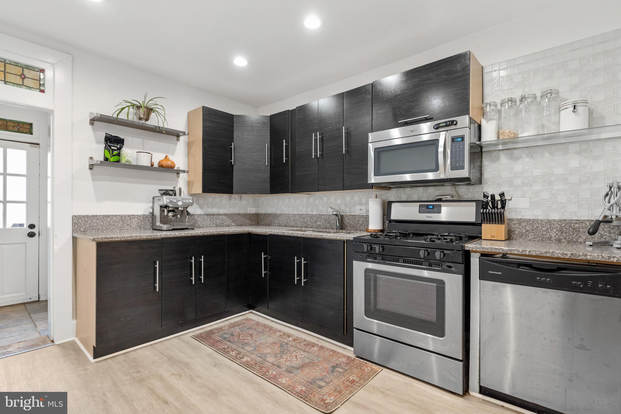 LOCUST POINT - Residential