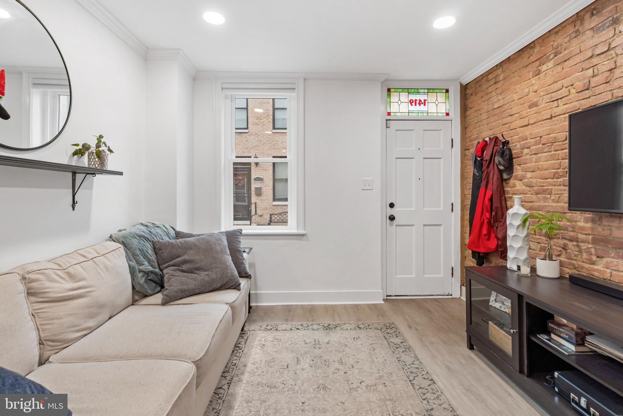 LOCUST POINT - Residential