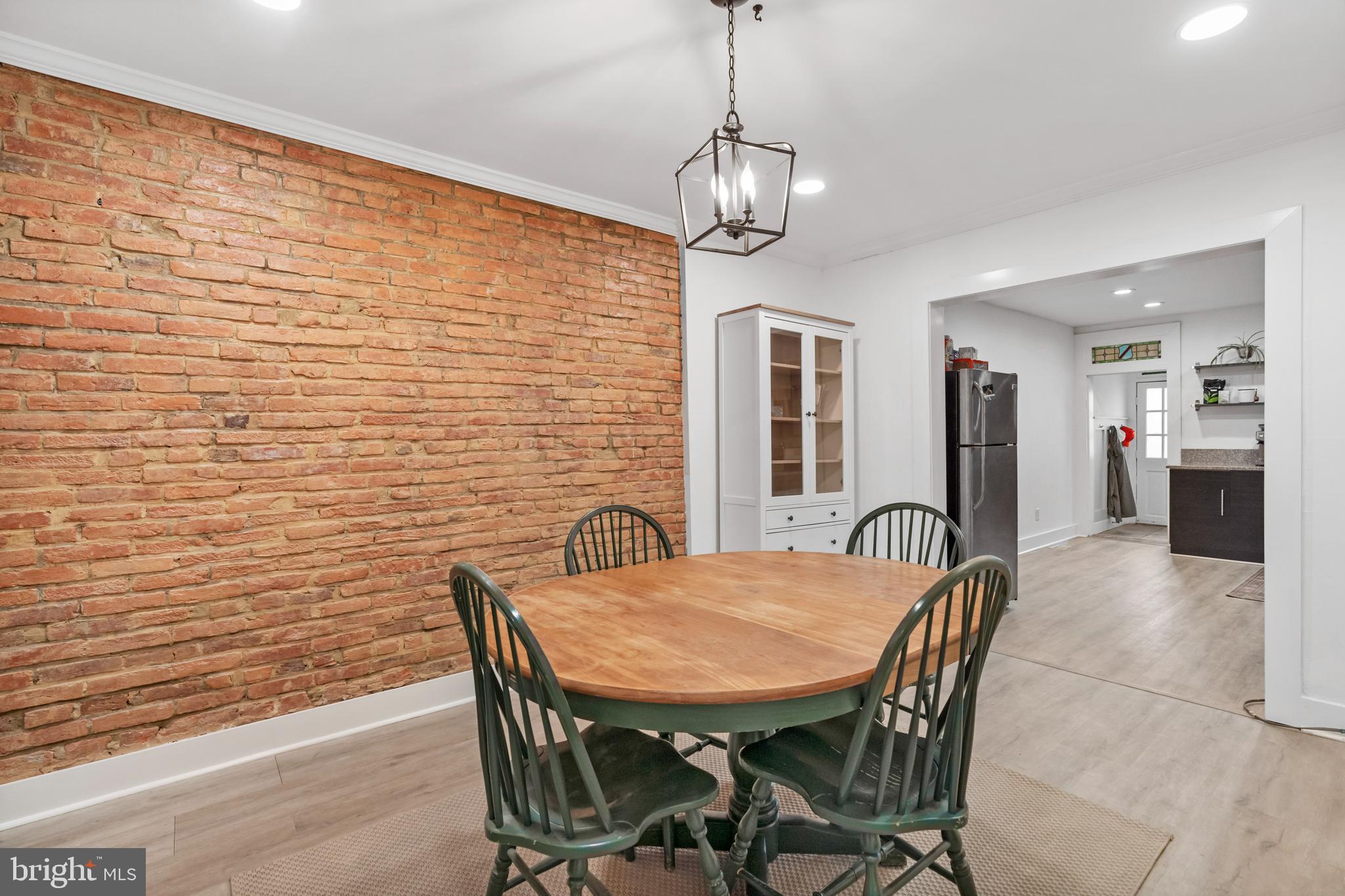 LOCUST POINT - Residential