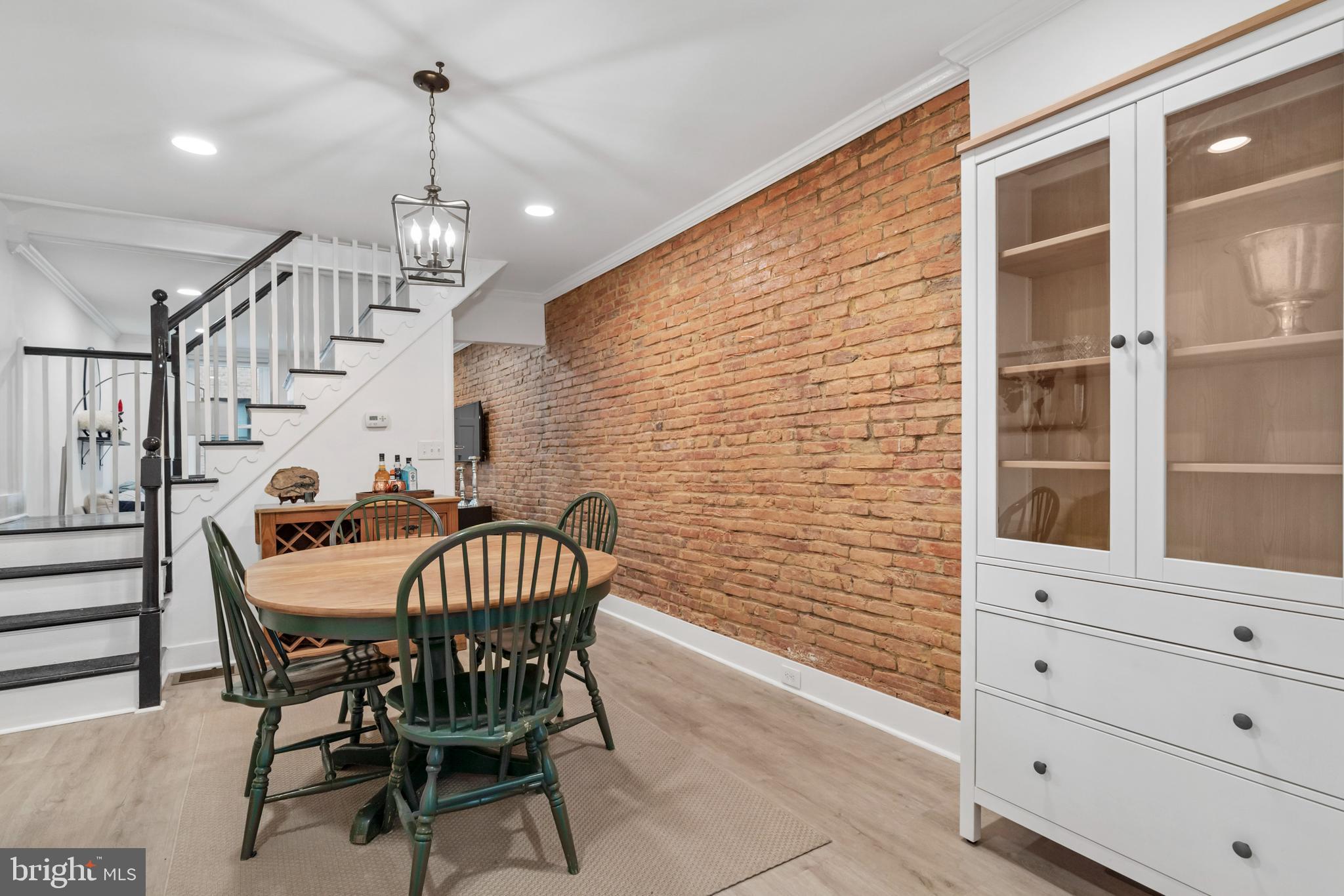 LOCUST POINT - Residential