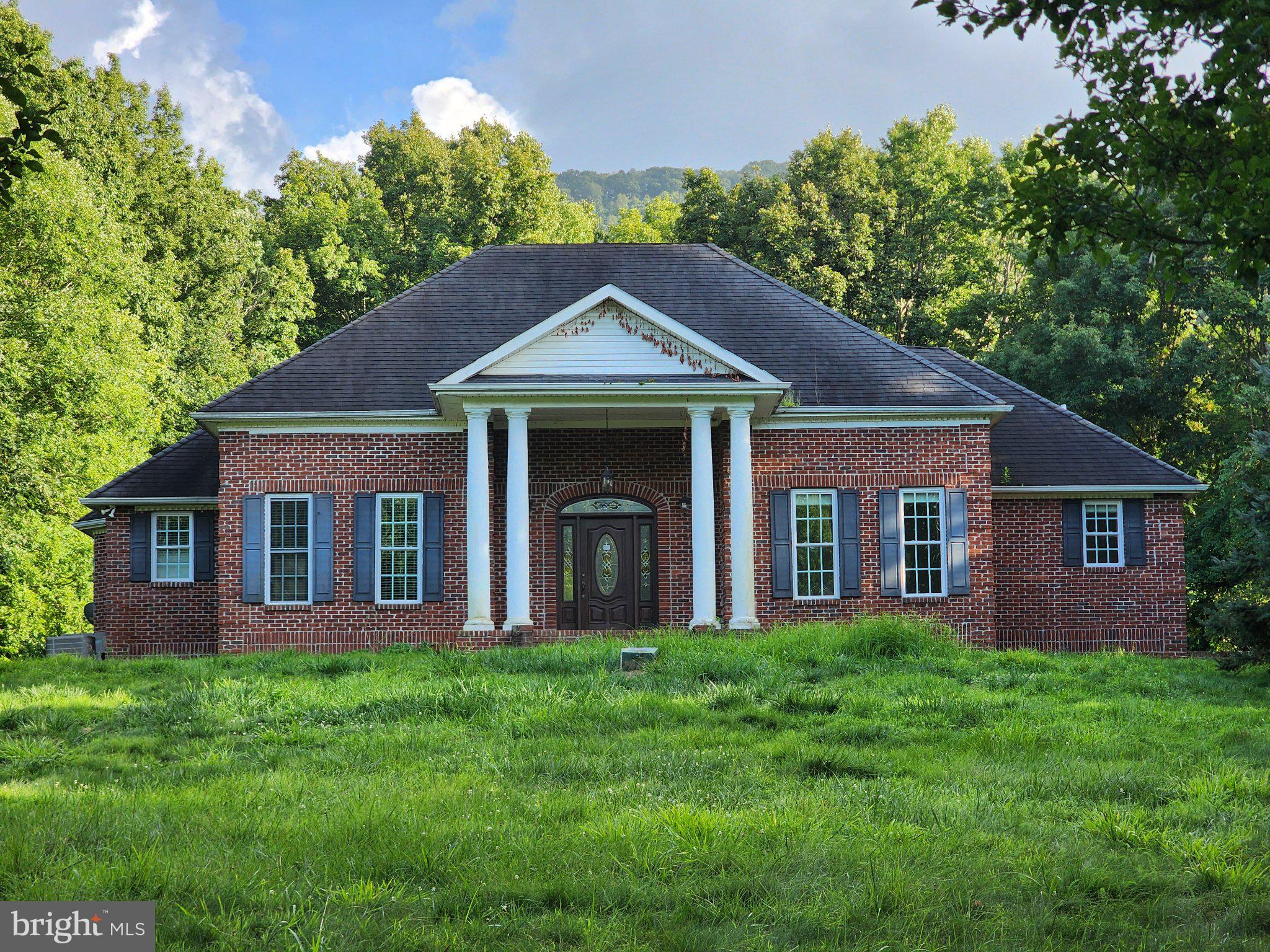 125 MEADOWBROOK LANE