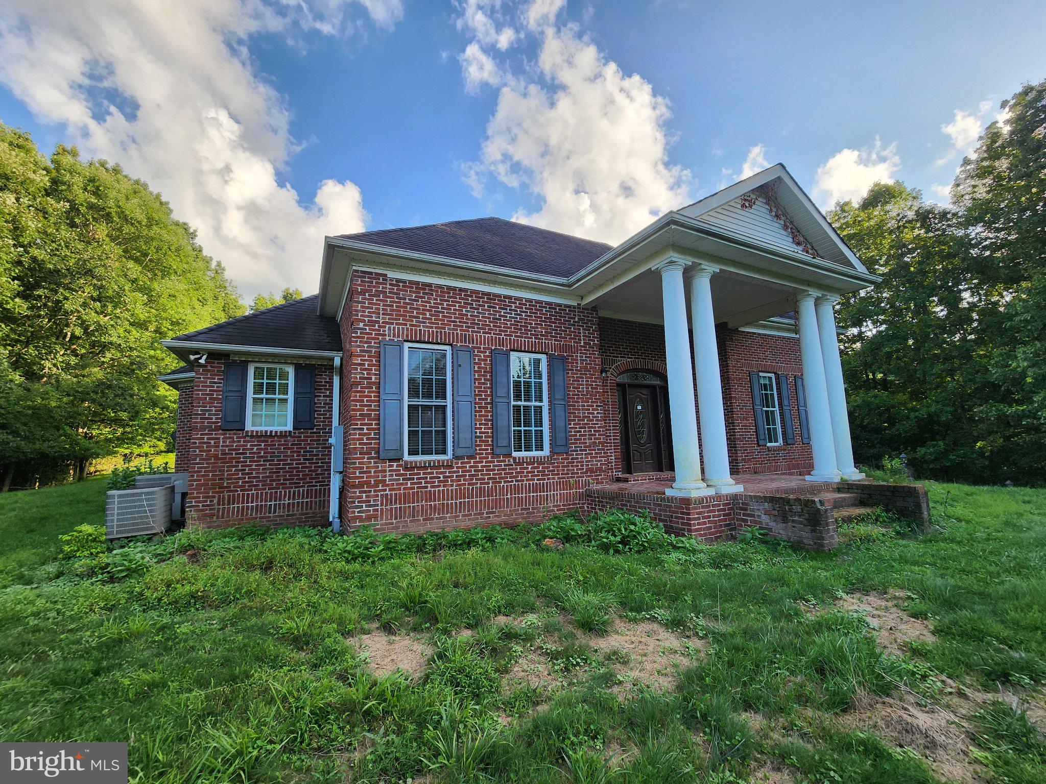125 MEADOWBROOK LANE
