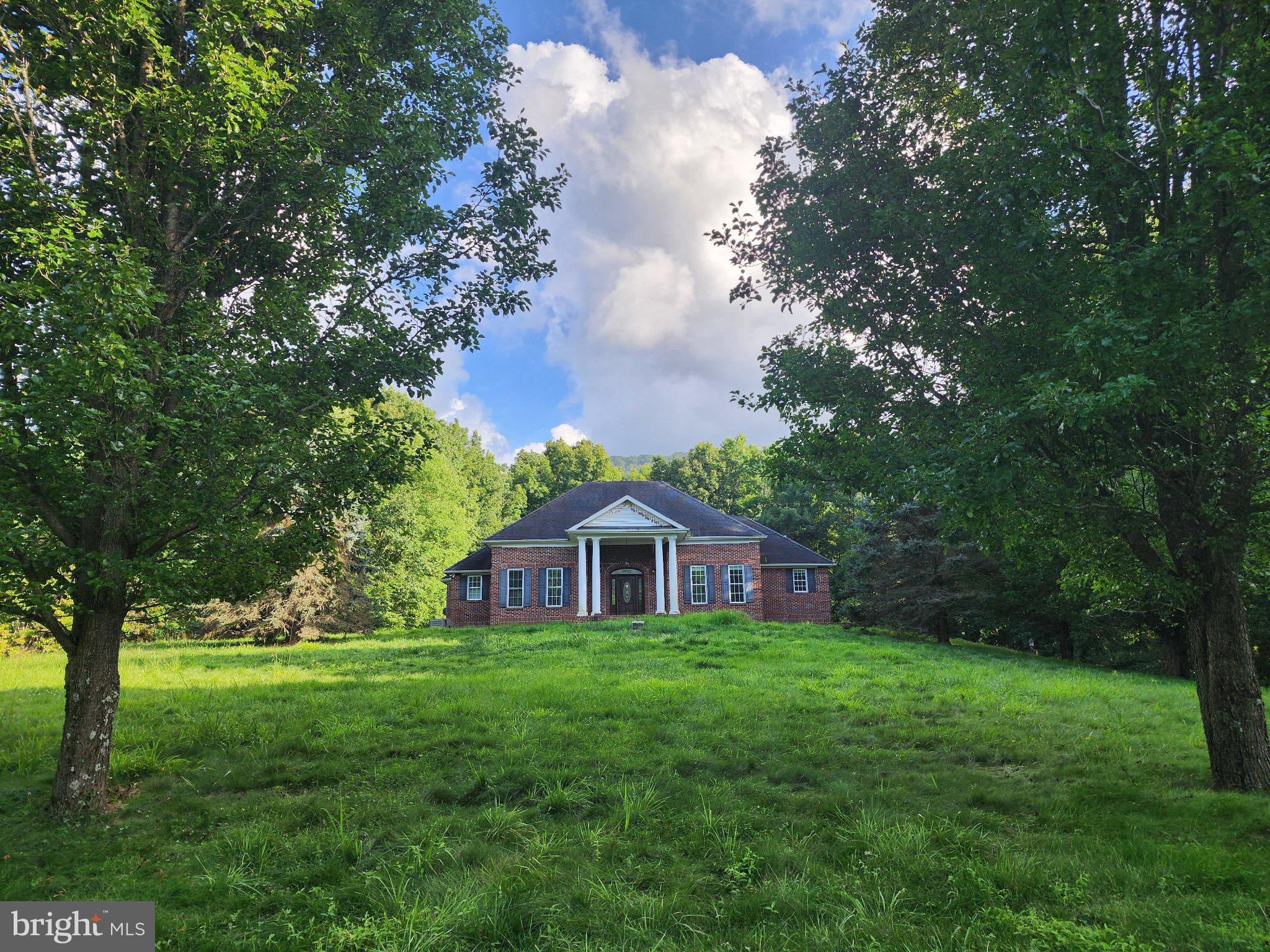 125 MEADOWBROOK LANE