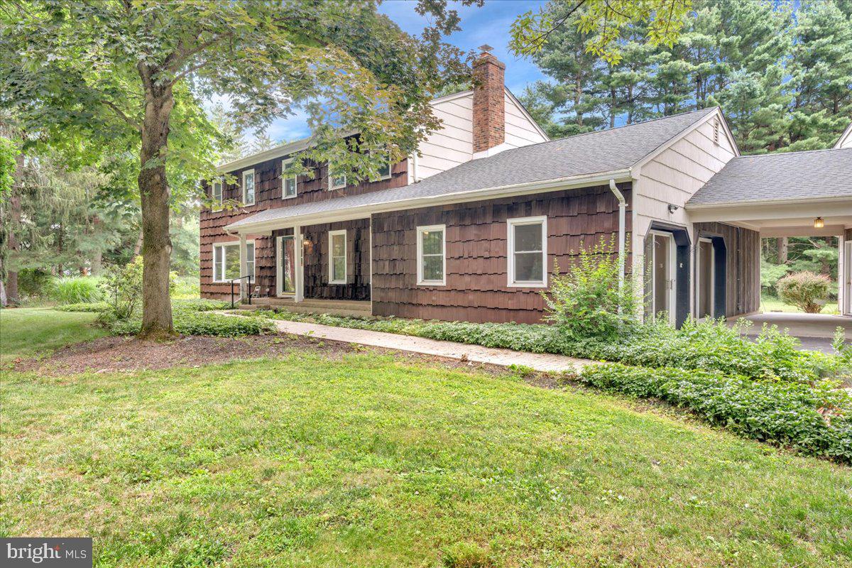298 N POST ROAD