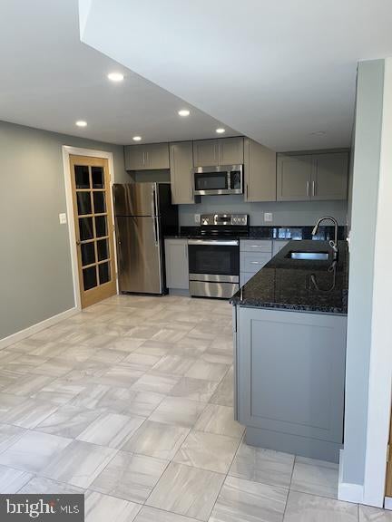 1011 PINECREST DRIVE