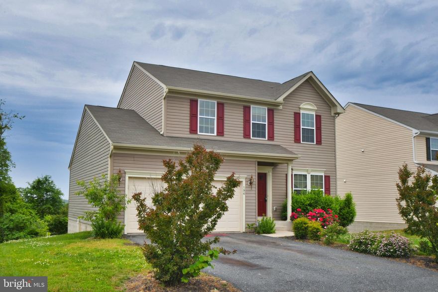 Beautifully Maintained Waterview 4 Bedroom/ 2.5 Bath Colonial Home! Main Level includes Huge Family Room with Gas Fireplace leading into the Gourmet Kitchen.  Kitchen include center island, stainless steel appliances and a bright and sunny Breakfast Room at leads out onto the deck towards the waterview! All Brand New Carpet, and Freshly Painted Walls...Ready for Move-In! Book your appointment today!!!