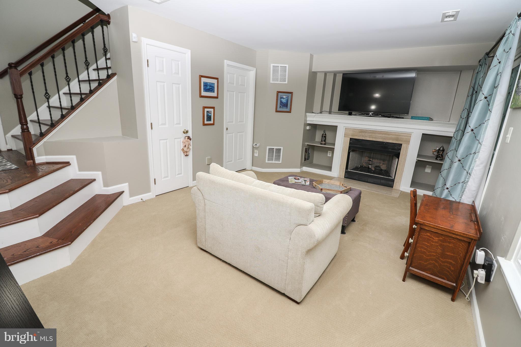 MCNAIR FARMS LANDBAY - Residential