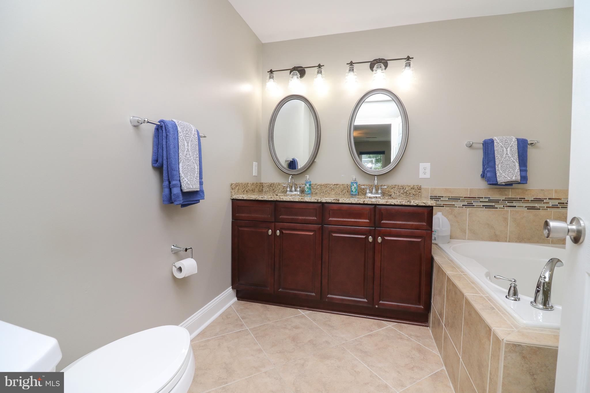 MCNAIR FARMS LANDBAY - Residential