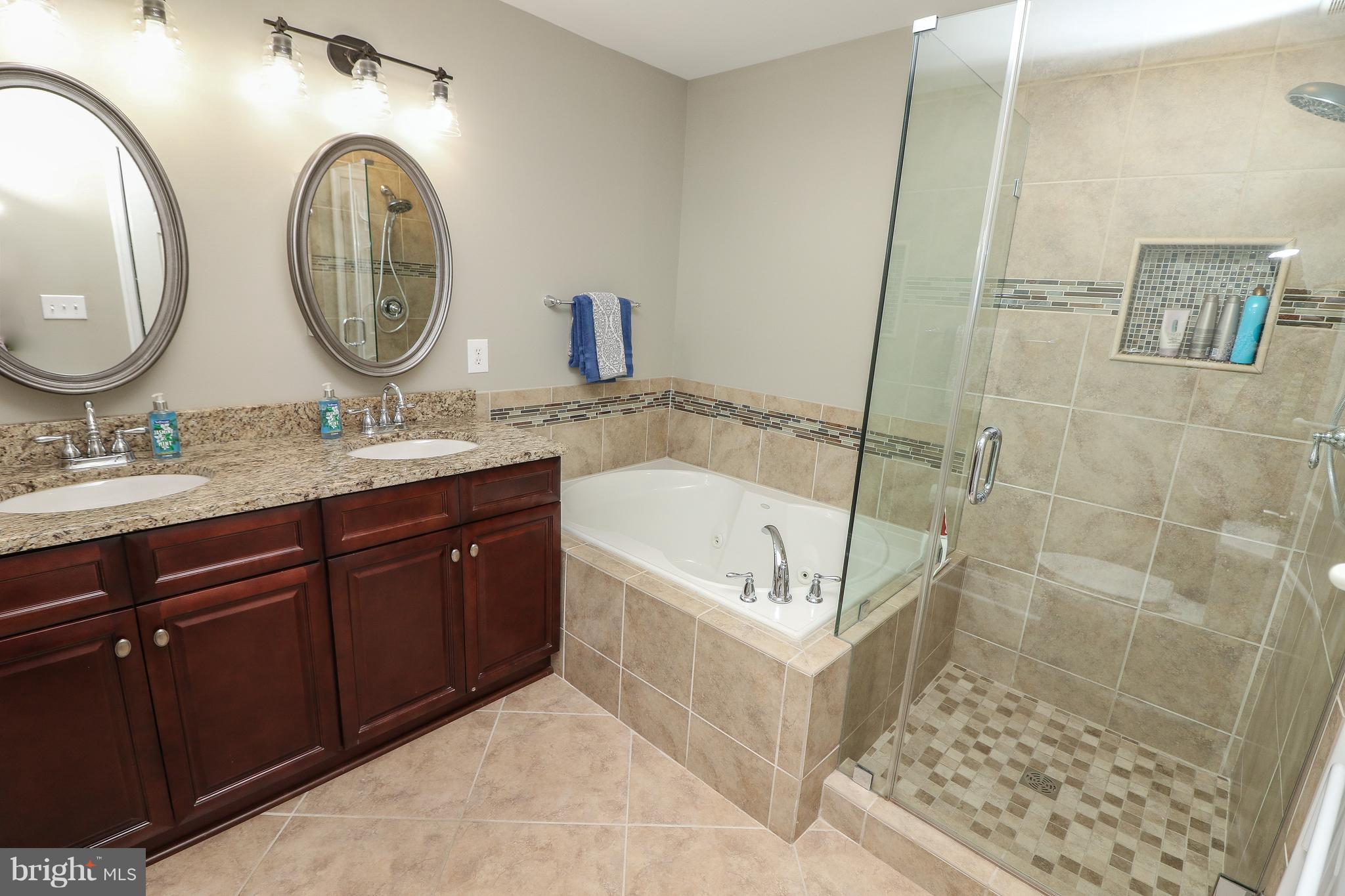 MCNAIR FARMS LANDBAY - Residential