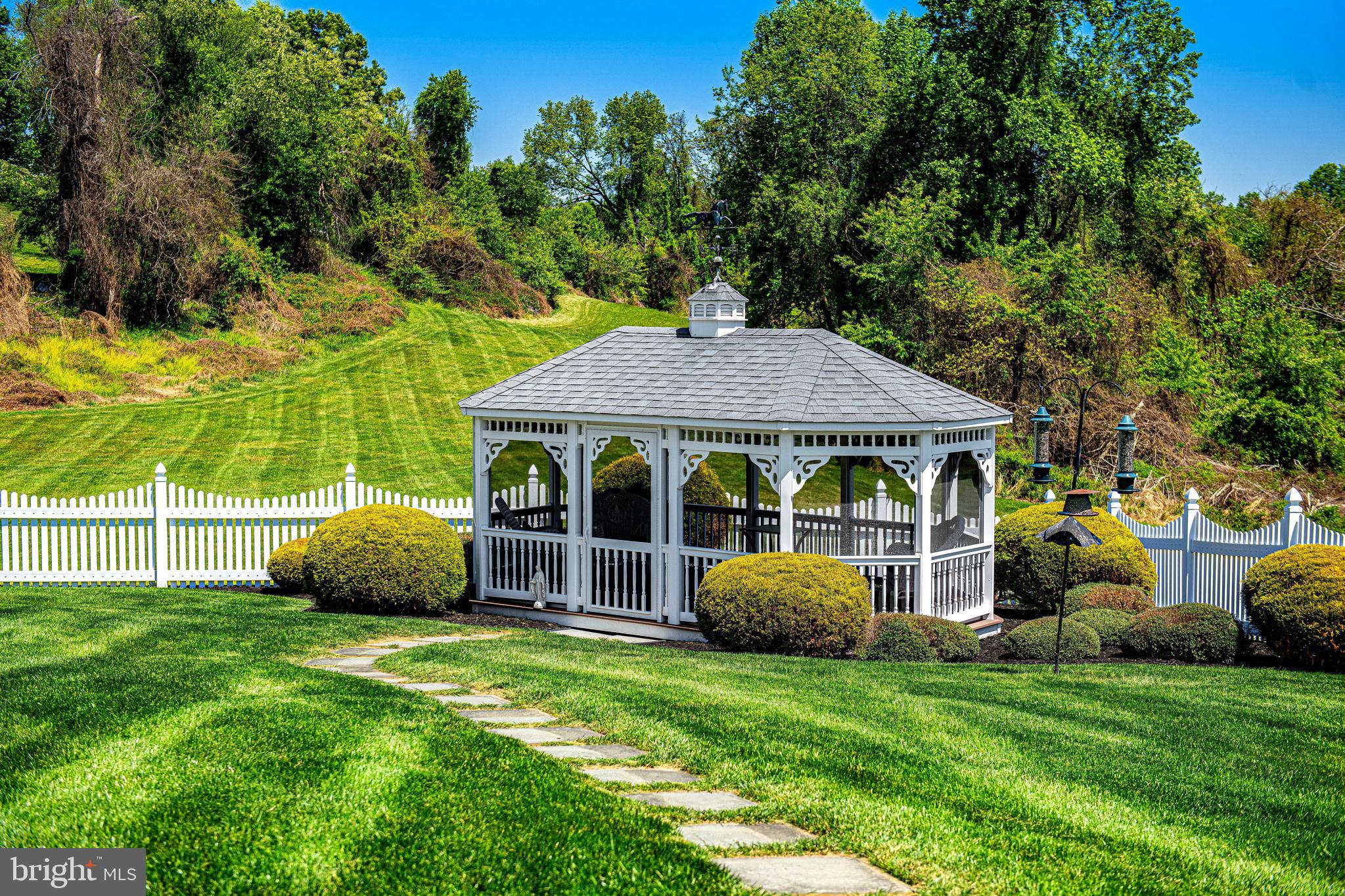 PLEASANT RIDGE - Residential