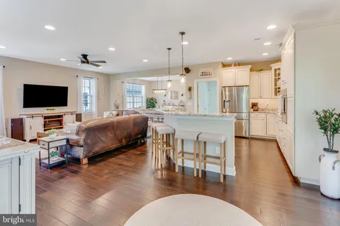 34 Gainsboro Drive, West Berlin, NJ 08091 - MLS#: NJCD2090794