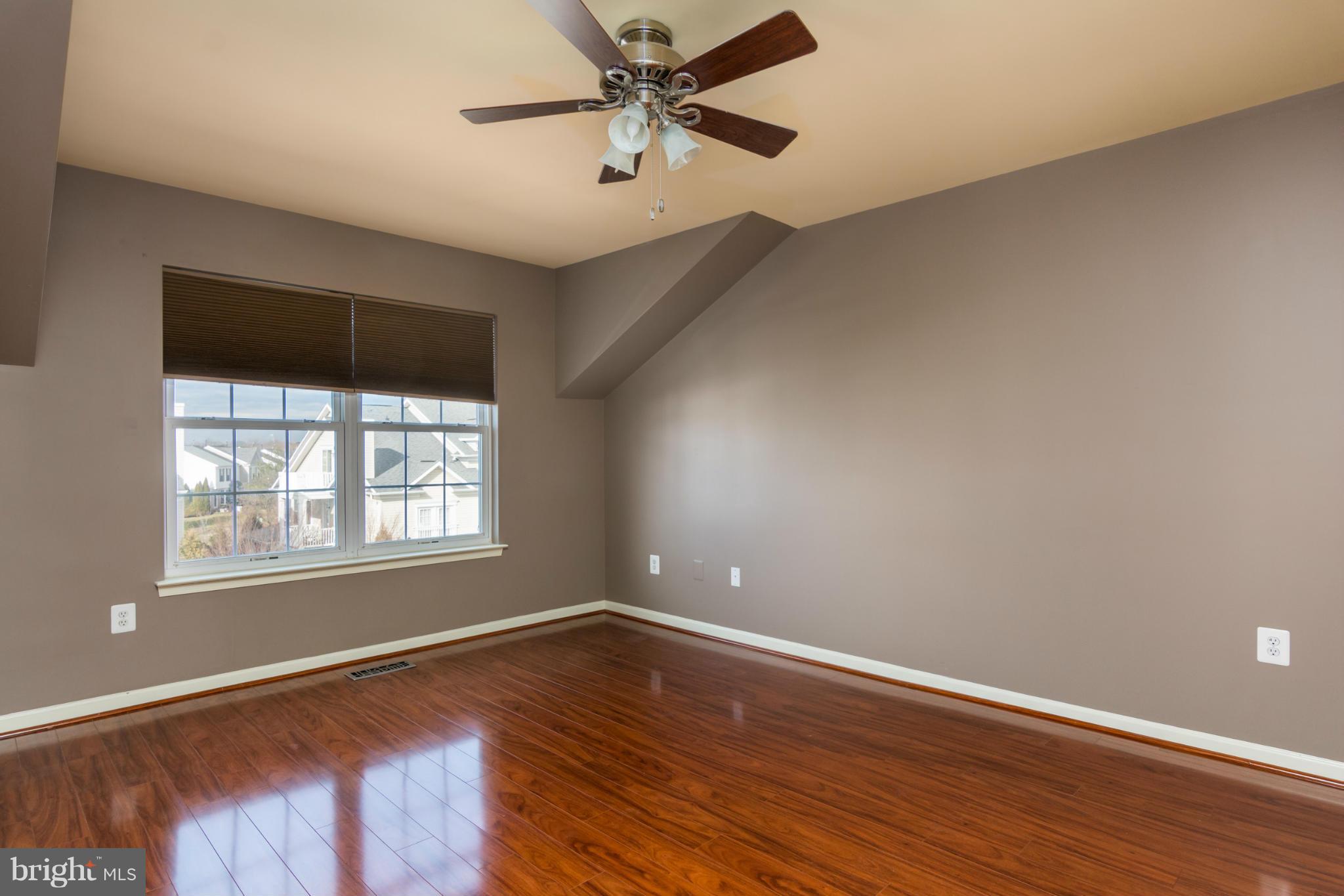 SEVEN OAKS - Residential