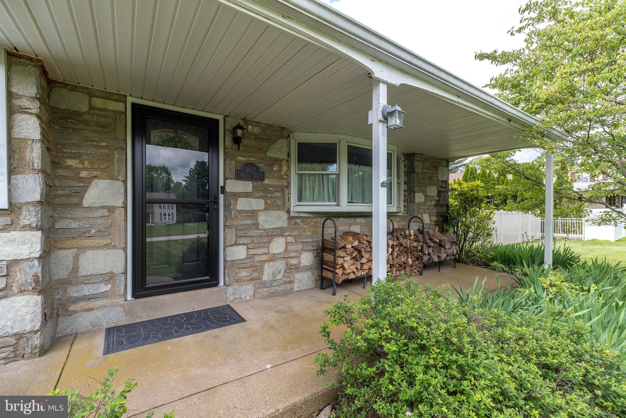 1612 WINDING DRIVE