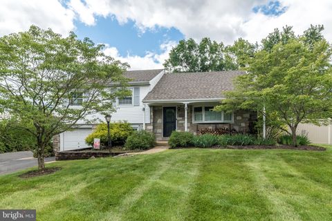 1612 WINDING DRIVE NORTH WALES PA 19454