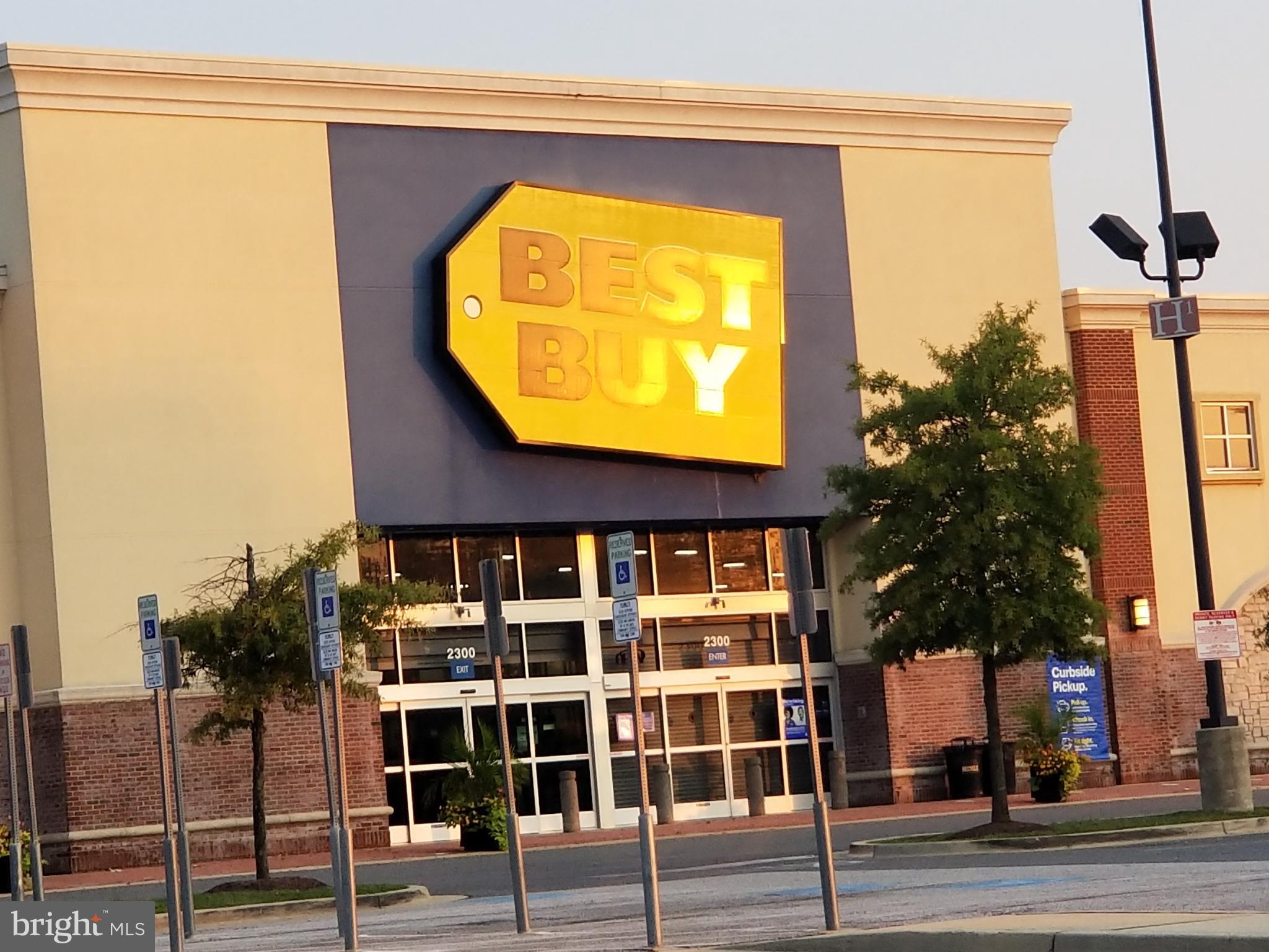 GLENARDEN WOODS - Residential