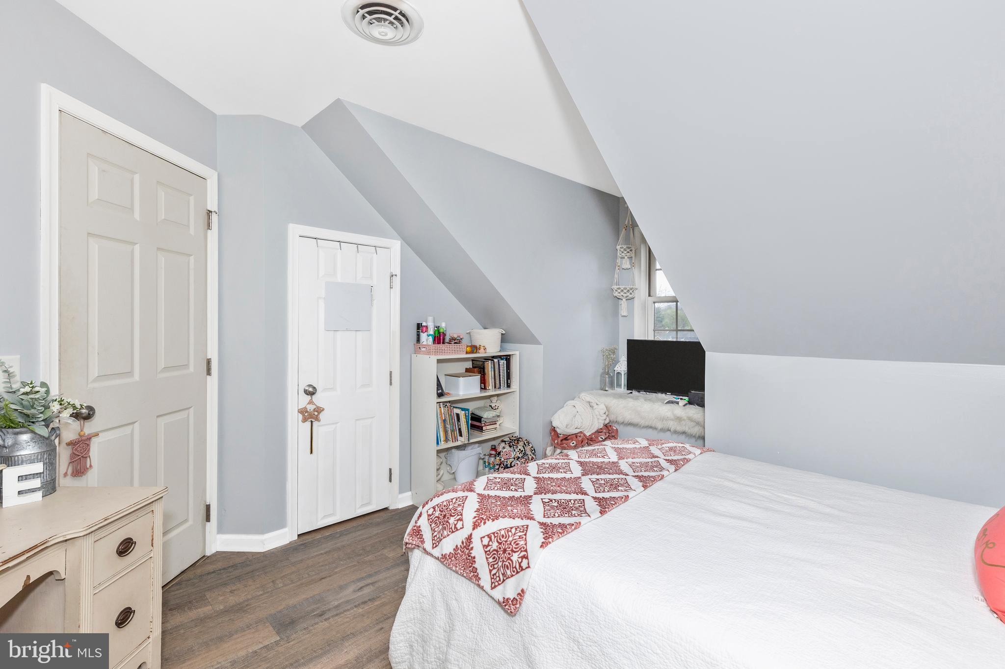 MOUNTAIN VIEW TERRACE - Residential