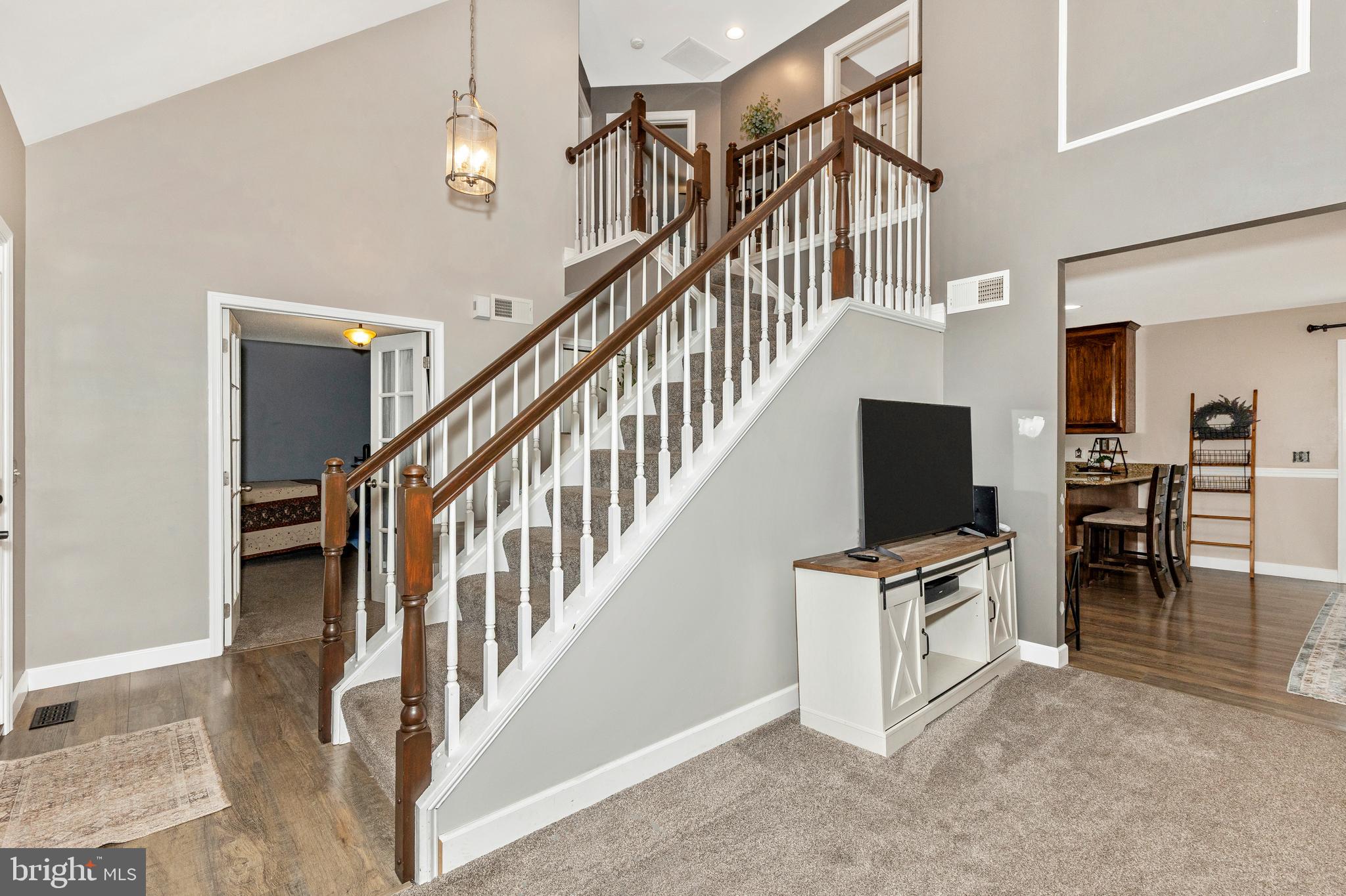 MOUNTAIN VIEW TERRACE - Residential