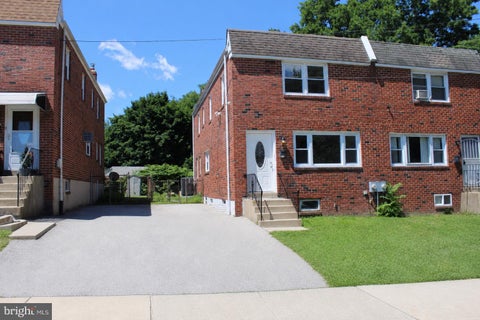 Townhouse For Sale - 412 Roberta Avenue<br/> Delaware County, DARBY, PA 19023