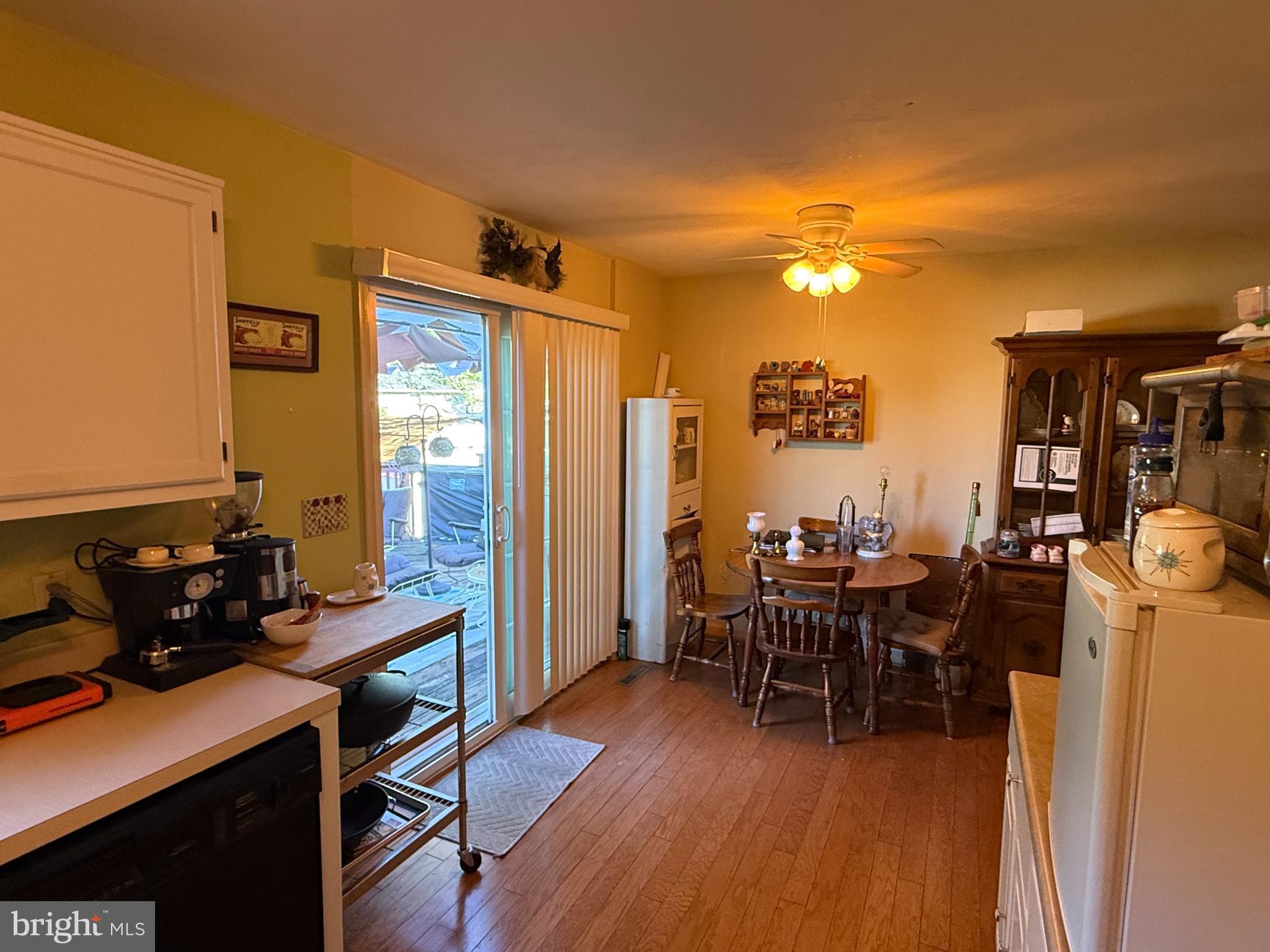 402 BABYLON COURT