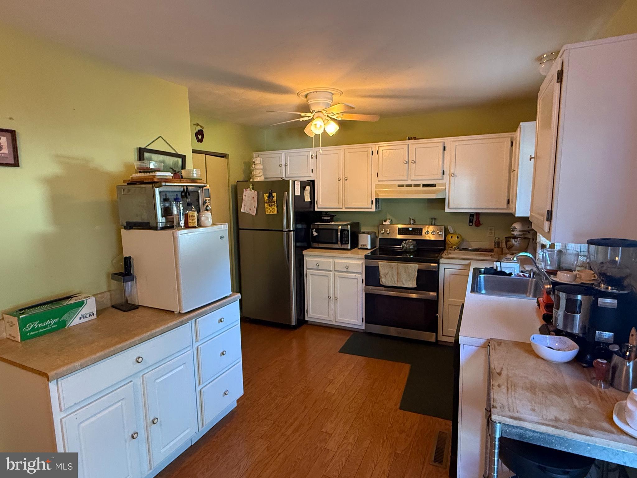 402 BABYLON COURT