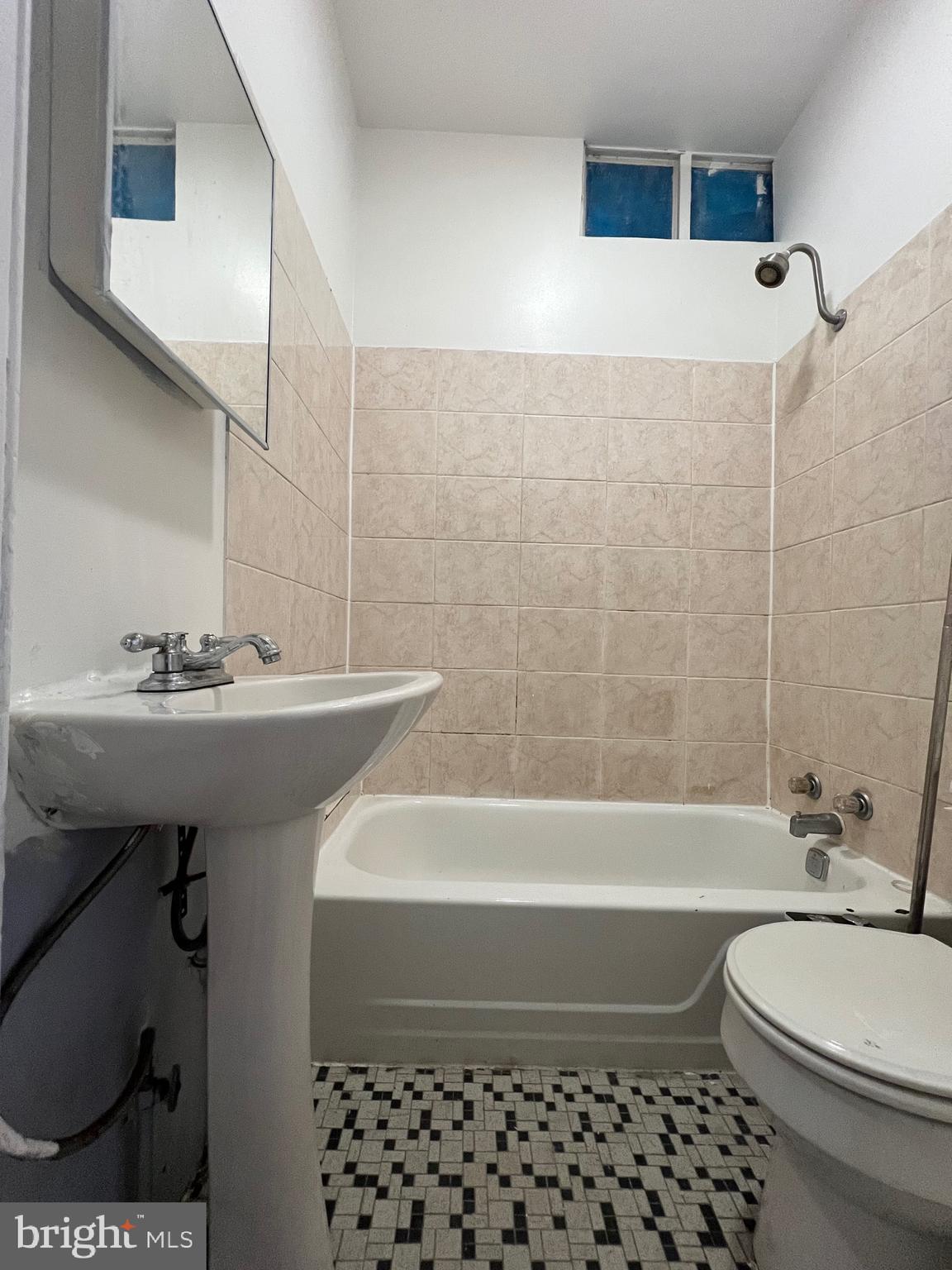 FITLER SQUARE - Residential Lease