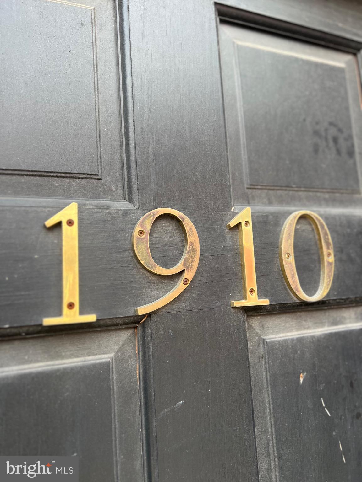 FITLER SQUARE - Residential Lease